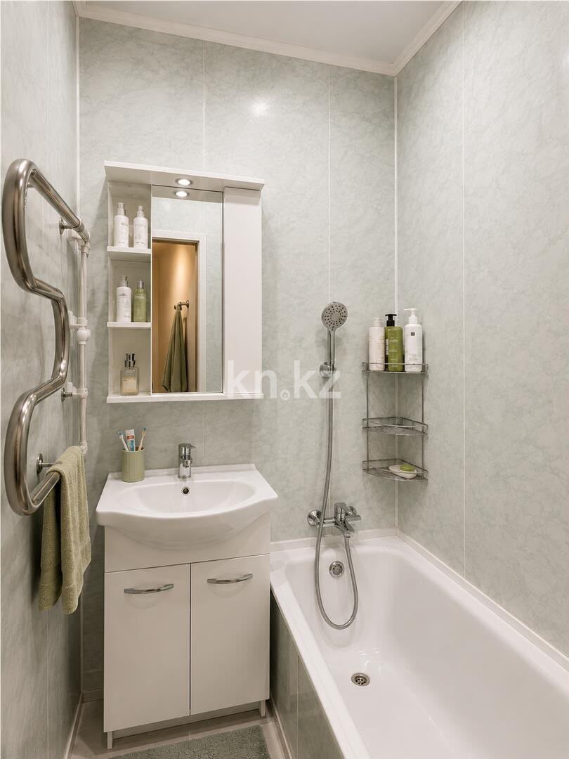 Продажа 4-комнатной квартиры, 61.9 м² в Караганде - фото 8