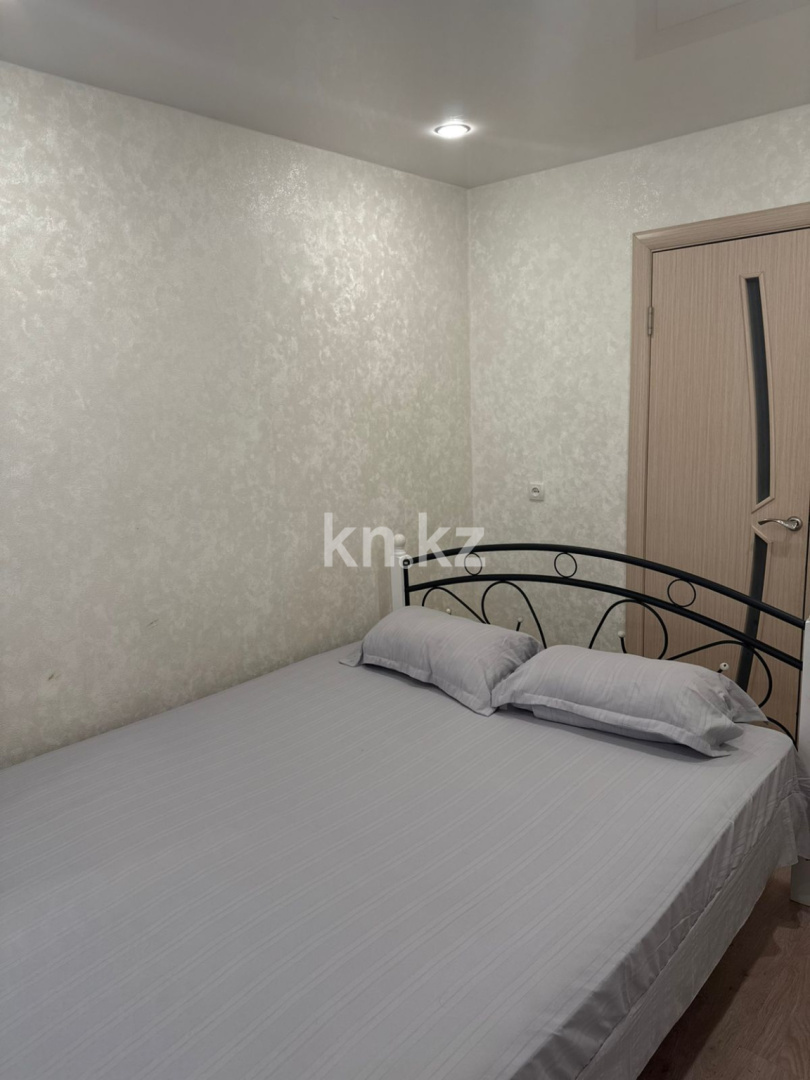 Аренда 2-комнатной квартиры посуточно, 47 м², ул. Кайсенова, дом  119 - Продажа и аренда недвижимости в Усть-Каменогорске фото 3 из 6