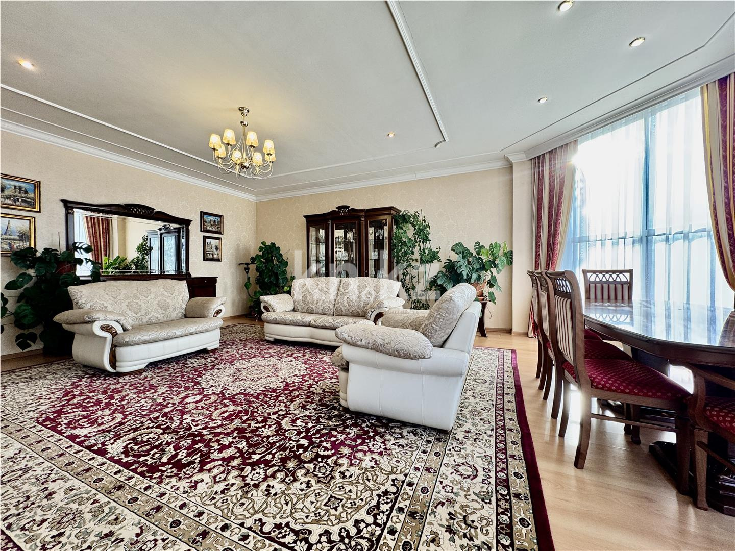 Продажа 3-комнатной квартиры, 132 м², ул. Абая, дом  5 - Продажа квартир в Караганде фото 3 из 38