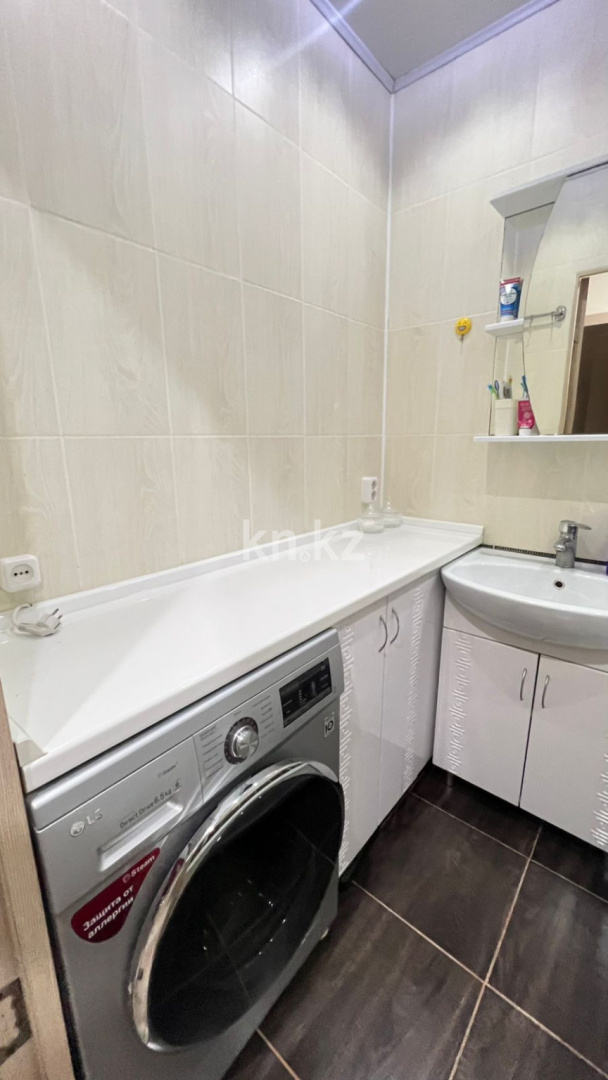 Продажа 3-комнатной квартиры, 64 м², мкр-н Гульдер-1, дом  13 в Караганде - фото 19