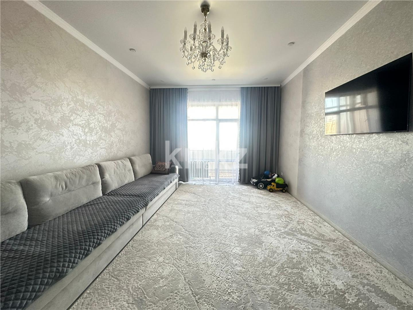 Продажа 3-комнатной квартиры, 91 м², ул. Муканова - Продажа  трехкомнатных квартир в Караганде фото 1 из 16