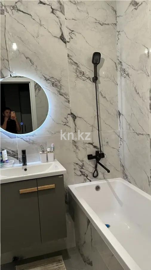 Продажа 1-комнатной квартиры, 39 м², ул. Нажимеденова, дом  54 в Астане - фото 2