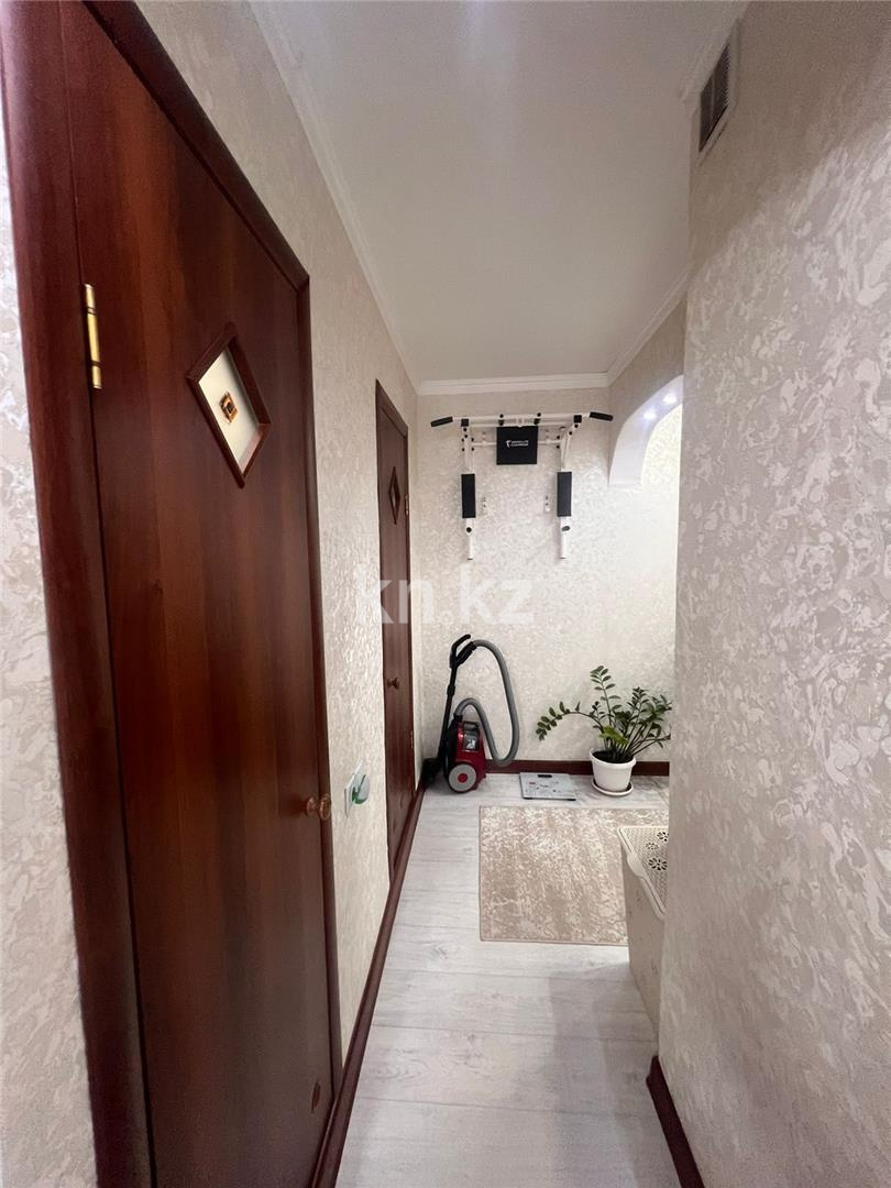 Продажа 2-комнатной квартиры, 53 м², мкр-н Голубые Пруды, дом  15 в Караганде - фото 14