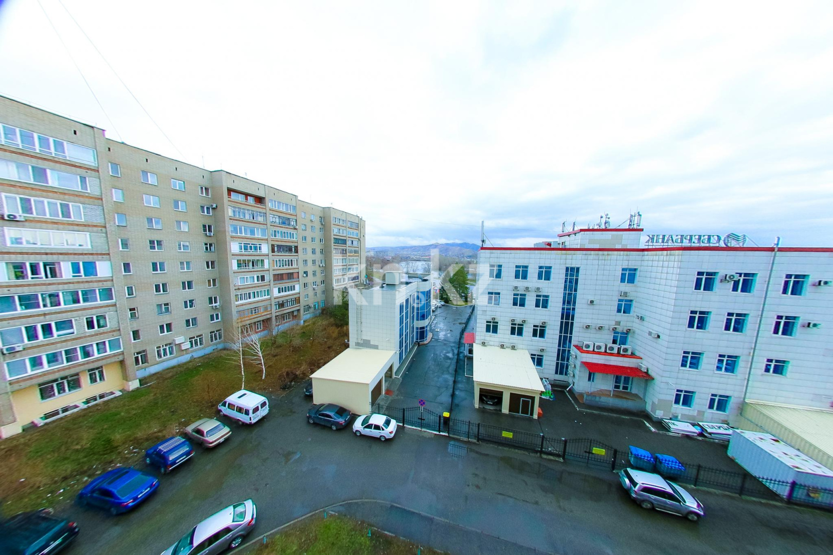 Аренда 2-комнатной квартиры посуточно, 60 м², ул. Орджоникидзе, дом  4 - Аренда квартир посуточно в Усть-Каменогорске фото 10 из 13