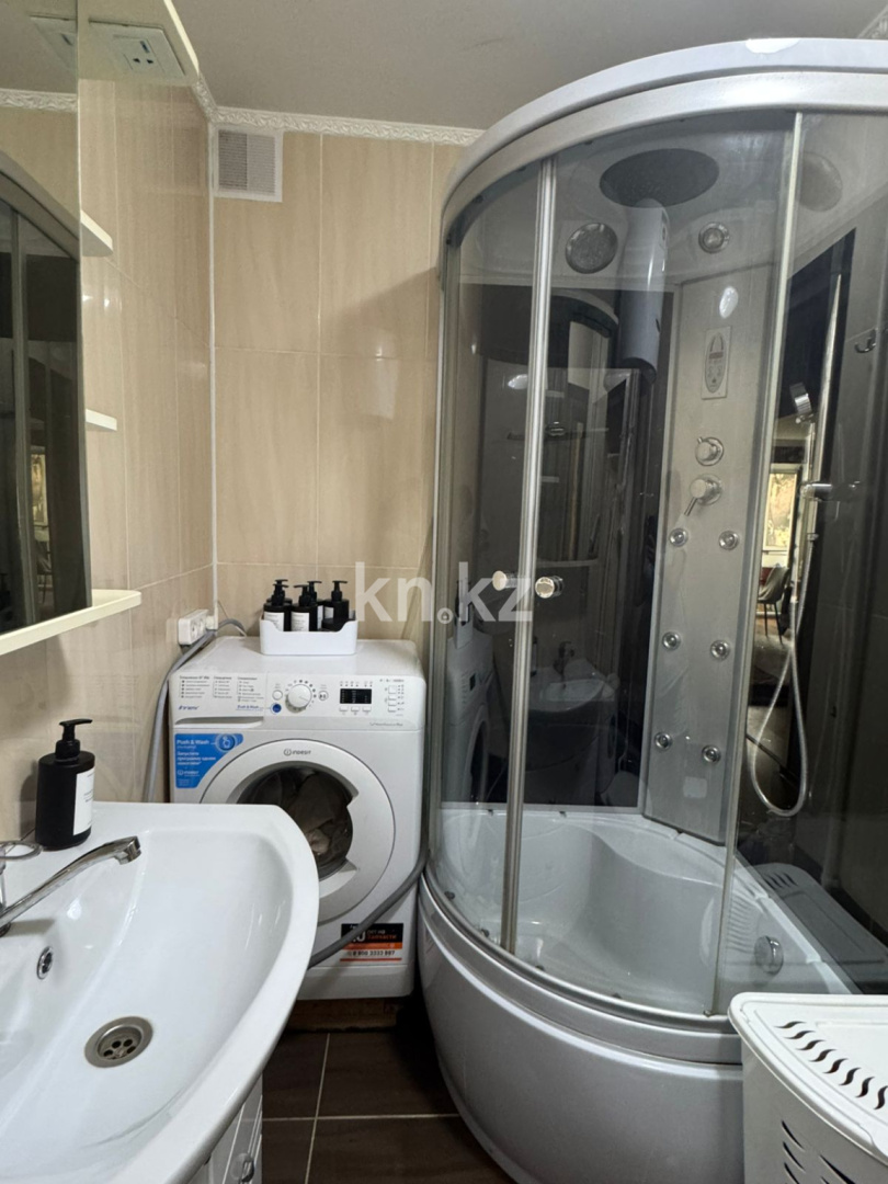 Продажа 3-комнатной квартиры, 62 м², ул. Алиханова, дом  36/2 в Караганде - фото 8