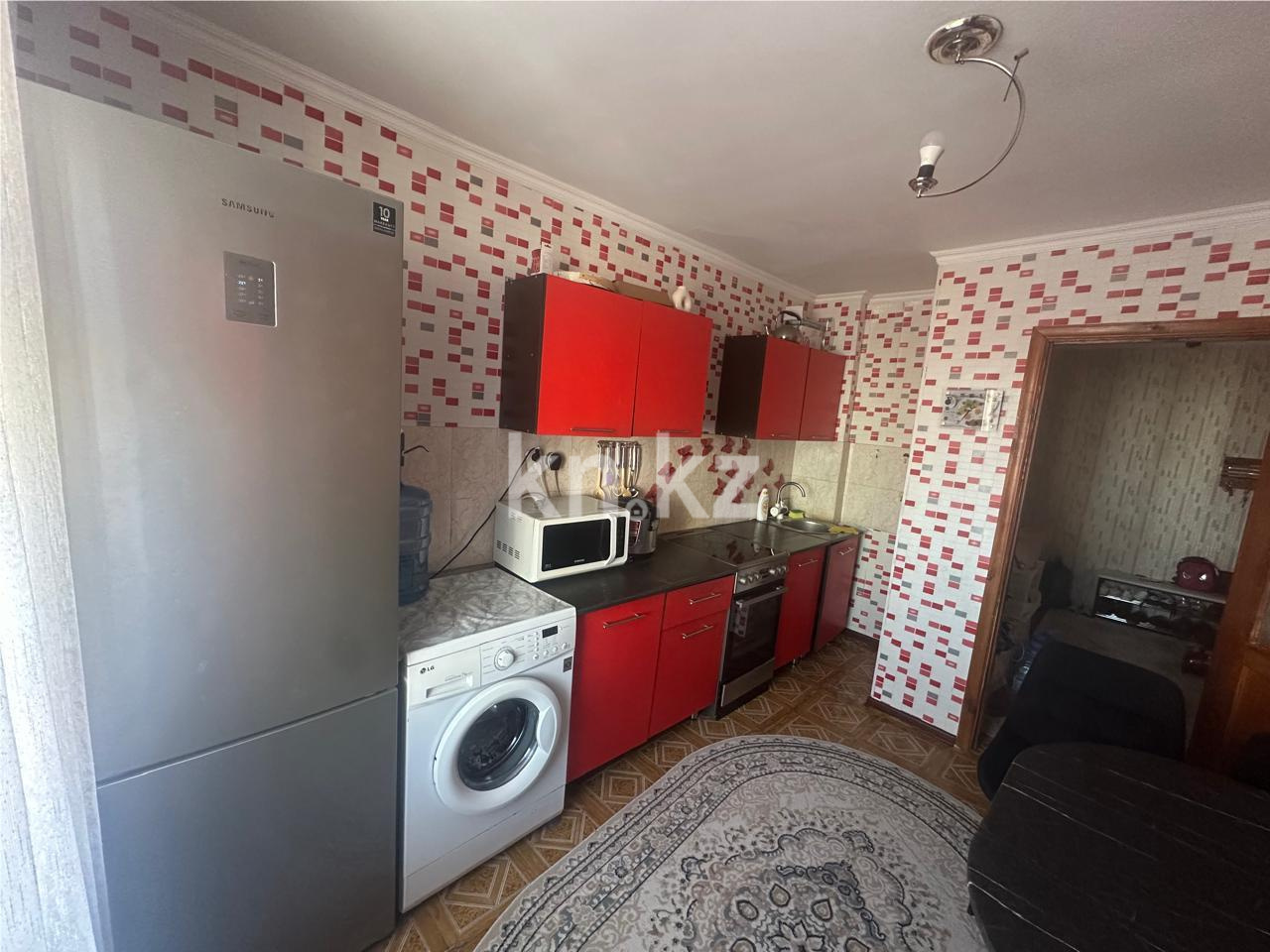 Продажа 3-комнатной квартиры, 62 м², мкр-н Мамраева (Восток-5) - Продажа квартир в Караганде фото 8 из 16