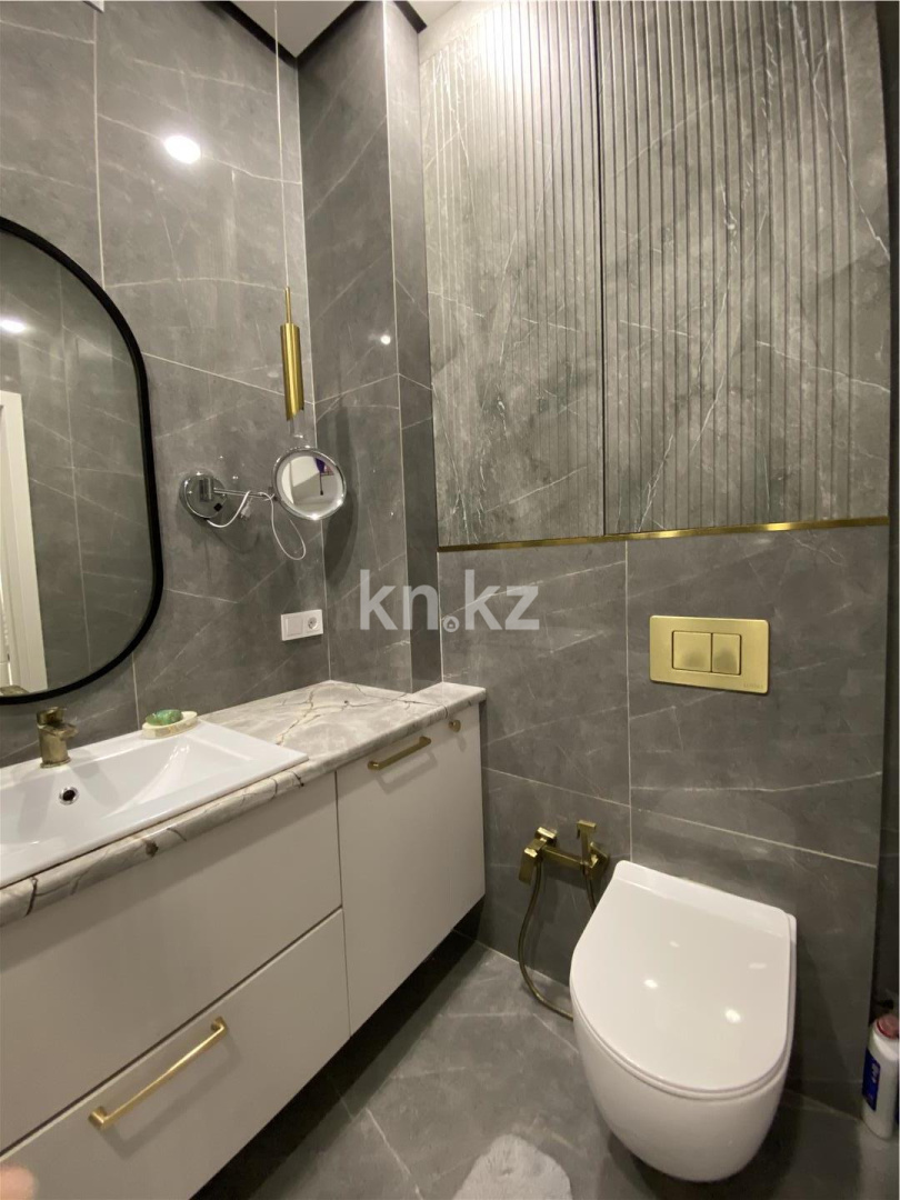 Продажа 2-комнатной квартиры, 72.1 м², ул. Токпанова в Астане - фото 11