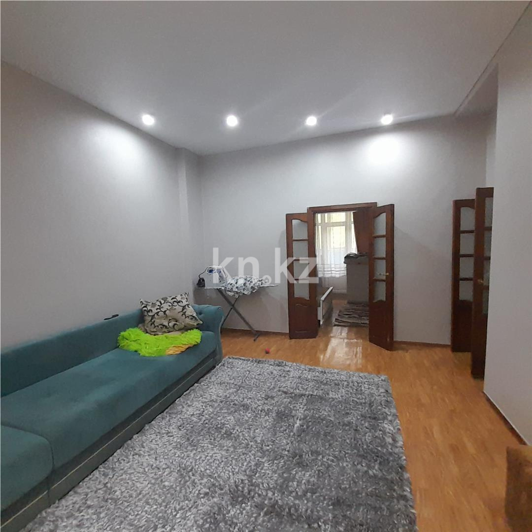 Продажа 3-комнатной квартиры, 80 м², ул. Жамбыла, дом  3 - Продажа квартир в Караганде фото 2 из 17