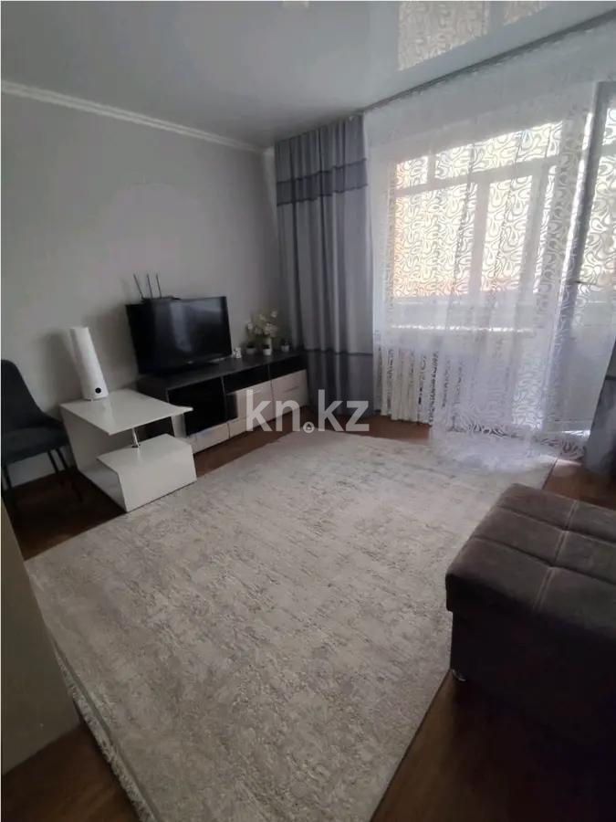 Продажа 3-комнатной квартиры, 53 м², пр. Шахтеров, дом  7 - Продажа  трехкомнатных квартир в Караганде без посредников с фото фото 1 из 6