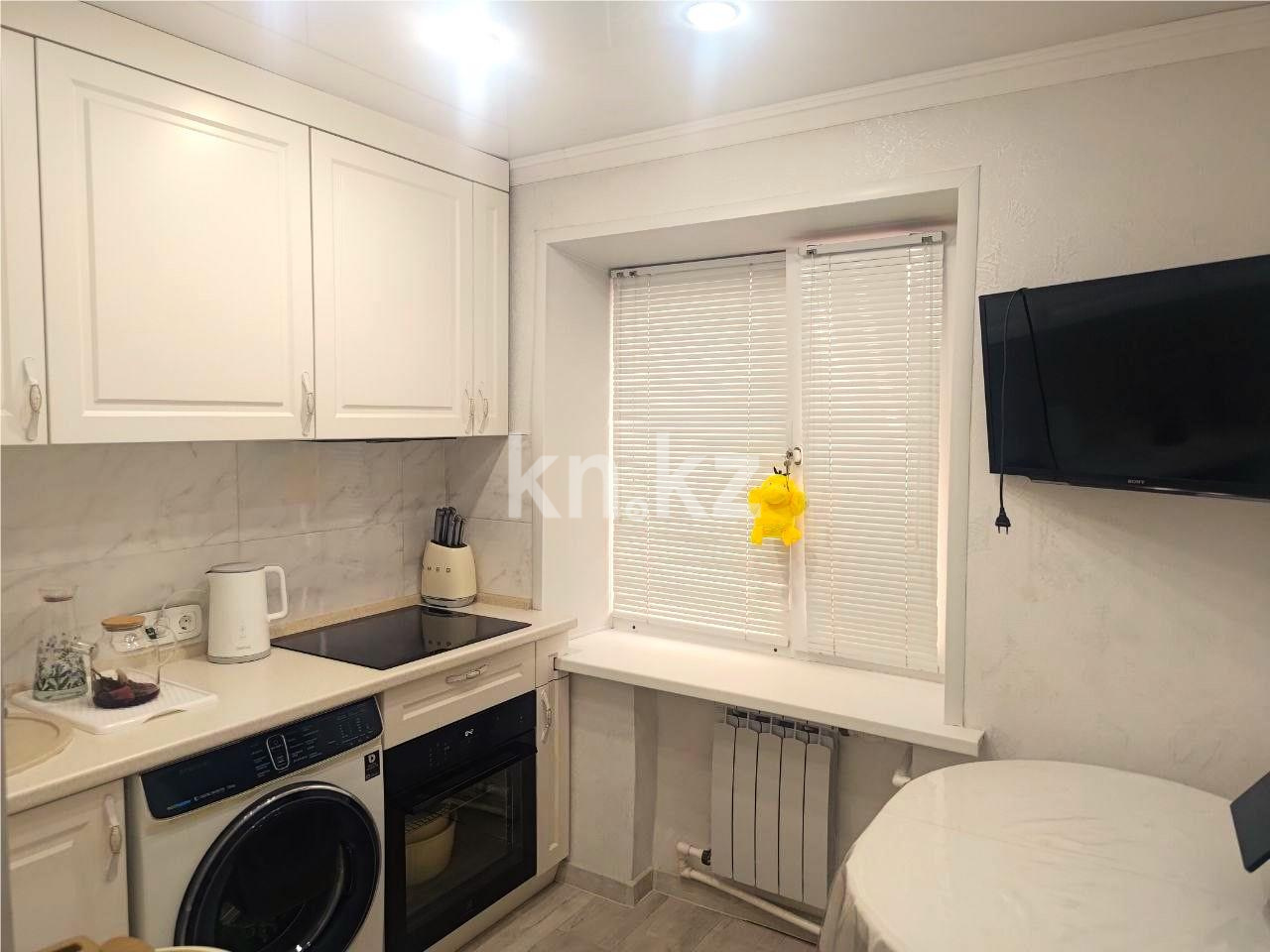 Продажа 4-комнатной квартиры, 62 м², мкр-н 21, дом  23 - Продажа  четырехкомнатных квартир в Караганде фото 12 из 17