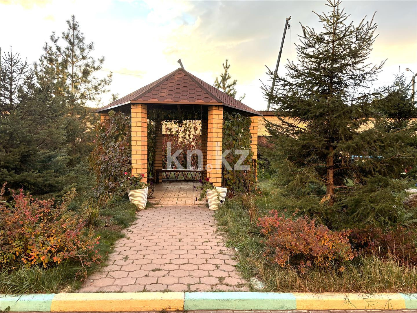 Продажа 4-комнатной квартиры, 188 м², ул. Аманжолова - Продажа  четырехкомнатных квартир в Караганде фото 27 из 28