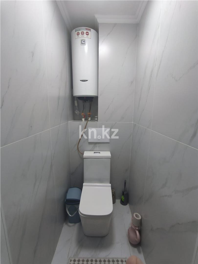 Продажа 3-комнатной квартиры, 86 м², пр. Шахтеров в Караганде - фото 10