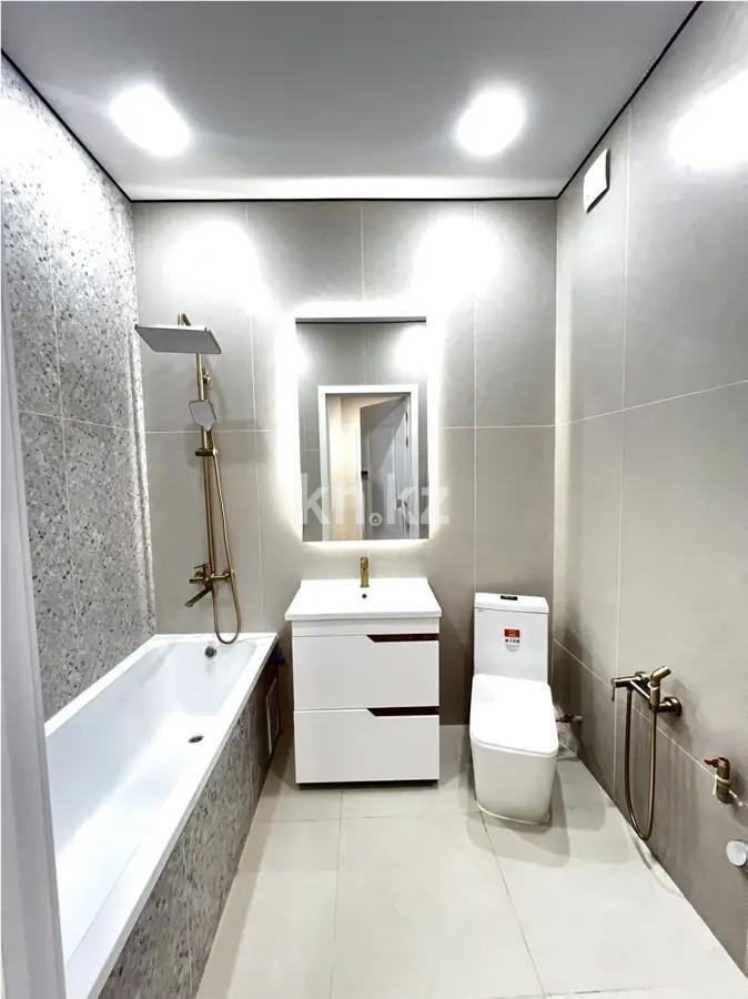 Продажа 2-комнатной квартиры, 64 м², пр. Тауелсыздык, дом  40/1 в Астане - фото 4