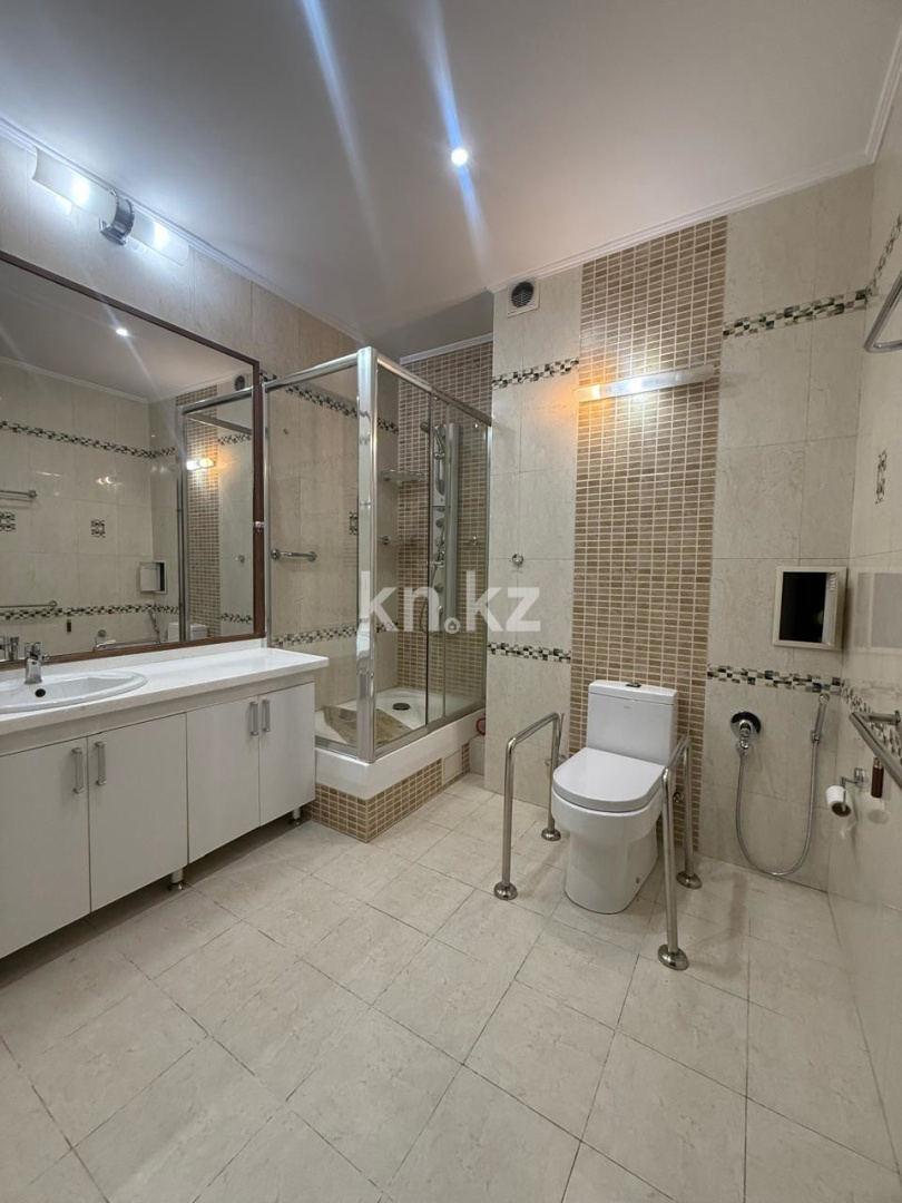 Продажа 4-комнатной квартиры, 158.2 м², пр. Аль-Фараби в Алматы - фото 18