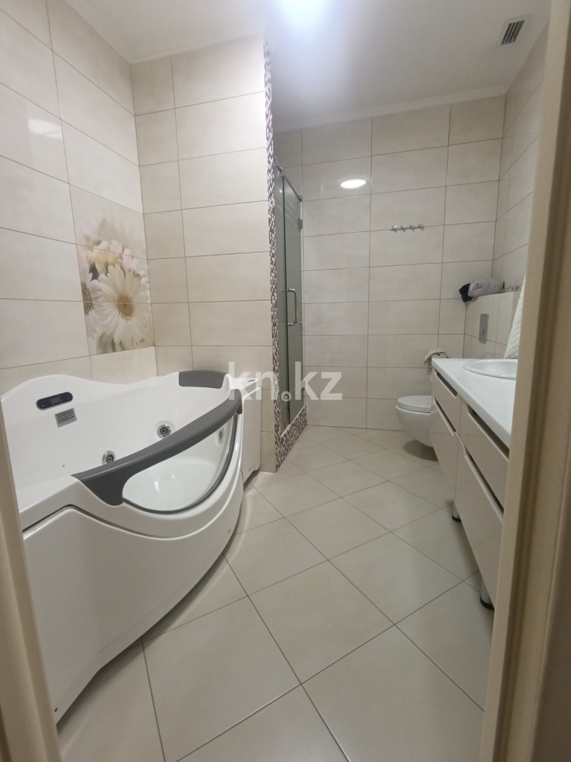 Продажа 4-комнатной квартиры, 189 м² в Караганде - фото 19