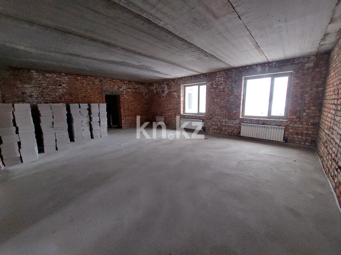 Продажа 3-комнатной квартиры, 96 м², ул. Жанибекова, дом  118 в Караганде - фото 2