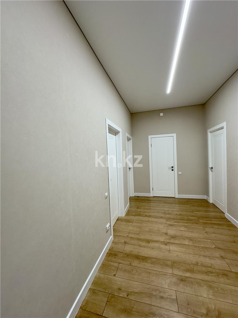 Продажа 3-комнатной квартиры, 97 м², пр. Шахтеров, дом  68 - Продажа  трехкомнатных квартир в Караганде фото 22 из 37