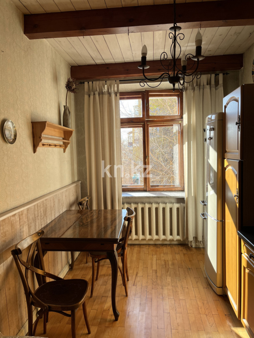 Продажа 3-комнатной квартиры, 93 м², ул. Абая, дом  18 - Продажа  трехкомнатных квартир в Караганде без посредников с фото фото 1 из 8