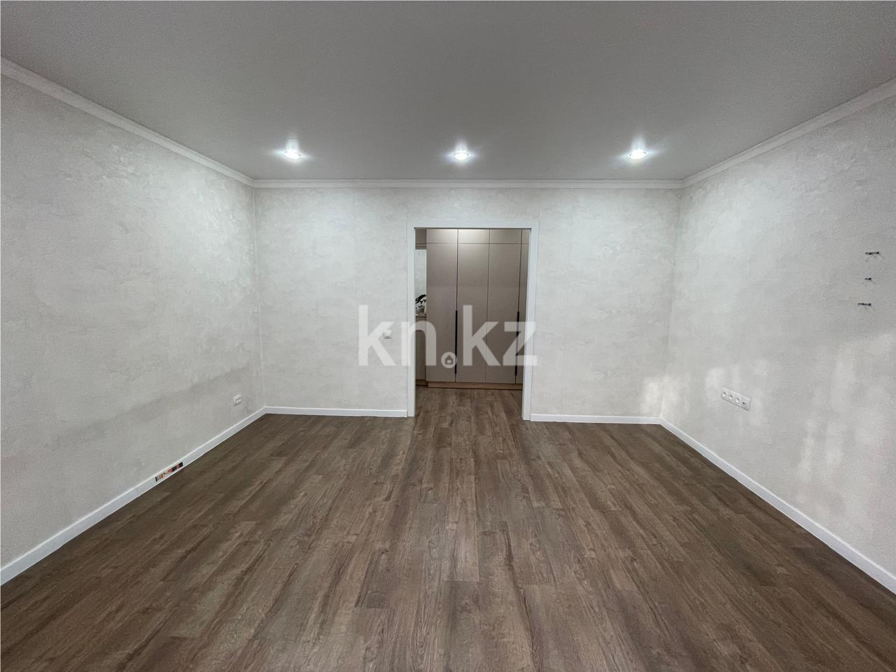 Продажа 3-комнатной квартиры, 65 м² - Недвижимость в Караганде - страница 3 фото 2 из 17