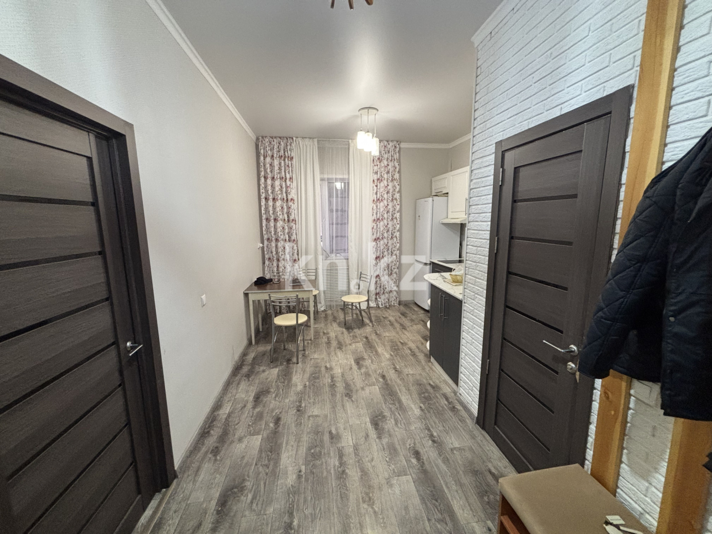 Продажа 1-комнатной квартиры, 40.2 м², пр. Шахтеров, дом  52Б в Караганде - фото 4