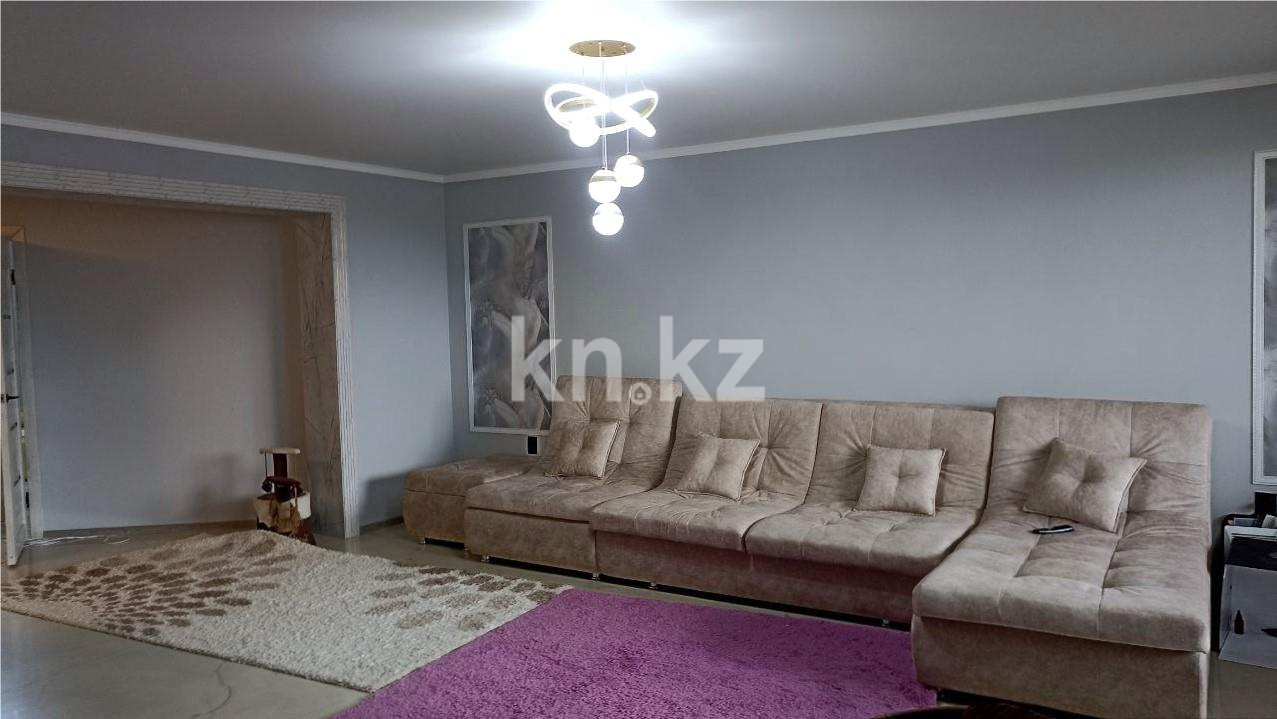 Продажа 3-комнатной квартиры, 107 м², ул. Абая - Продажа  трехкомнатных квартир в Темиртау фото 1 из 17