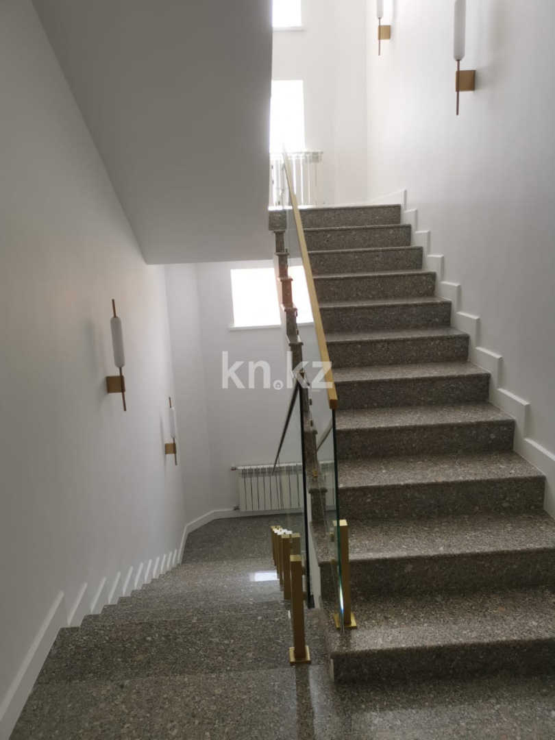 Продажа дома, 572 м², ул. Университетская, дом  42 в Караганде - фото 14