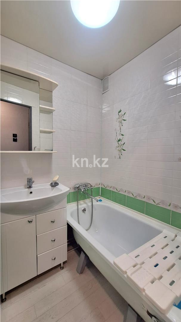 Продажа 5-комнатной квартиры, 86 м², мкр-н 11а - Продажа квартир в Караганде фото 10 из 14