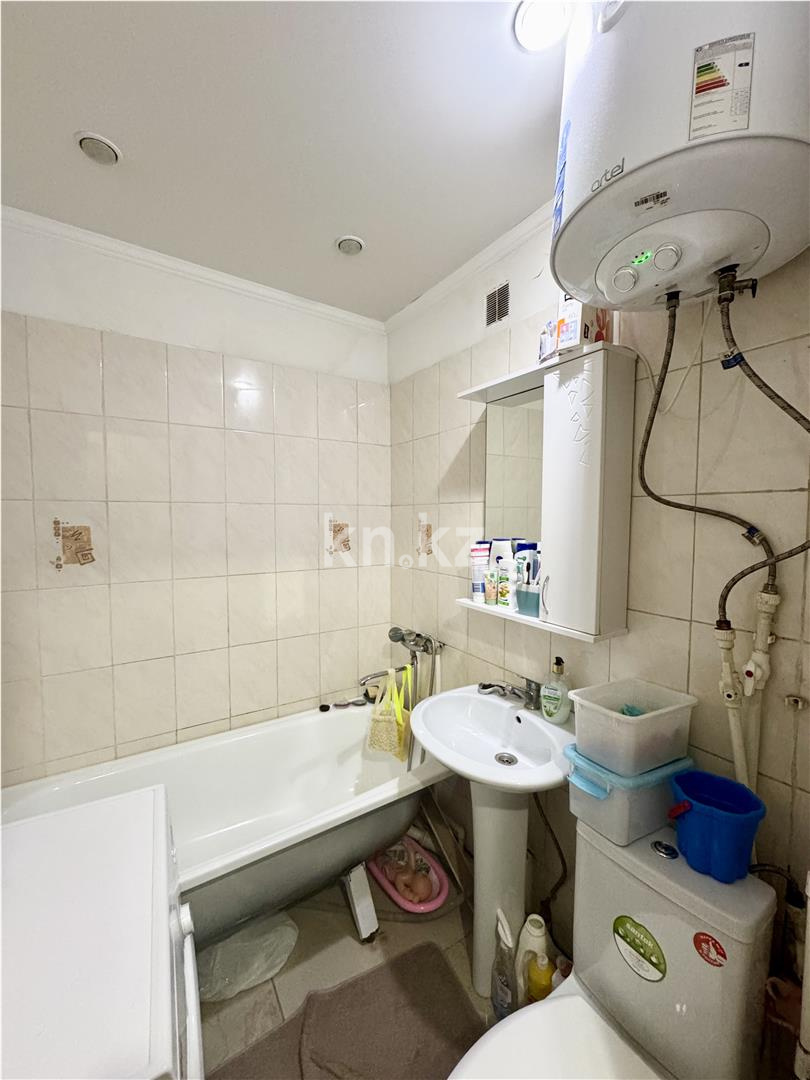 Продажа 3-комнатной квартиры, 60 м², мкр-н 12, дом  1 в Караганде - фото 10