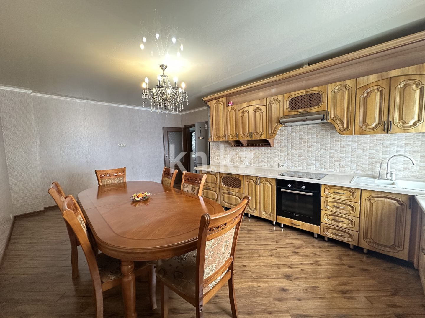 Аренда 3-комнатной квартиры, 117 м², пр. Шахтеров, дом  60 - Аренда  трехкомнатных квартир помесячно в Караганде фото 3 из 40