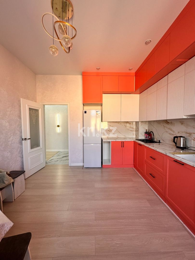 Аренда 3-комнатной квартиры, 82 м² - Аренда квартир помесячно в Караганде фото 1 из 23