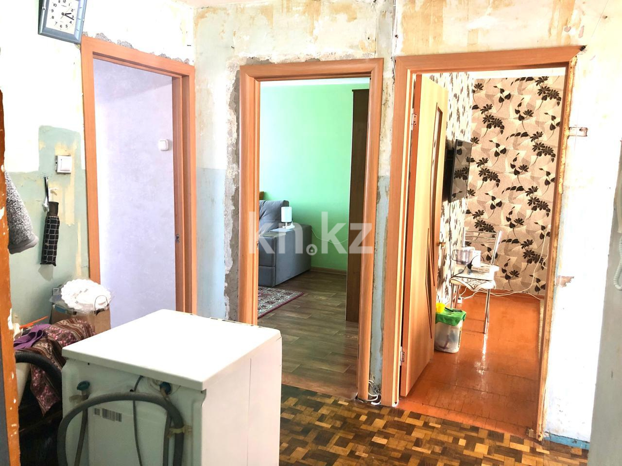 Продажа 3-комнатной квартиры, 63 м², мкр-н 14 в Караганде - фото 14