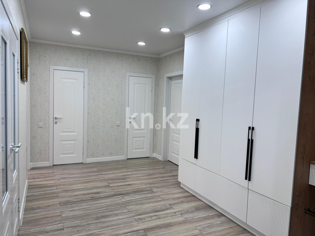Продажа 3-комнатной квартиры, 87 м², ул. Сатыбалдина в Караганде - фото 23