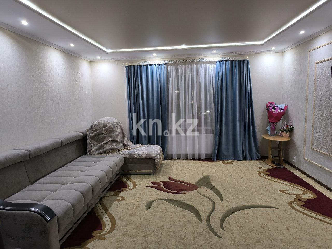 Продажа 2-комнатной квартиры, 78 м², пр. Шахтеров - Продажа  двухкомнатных квартир в Караганде фото 1 из 14
