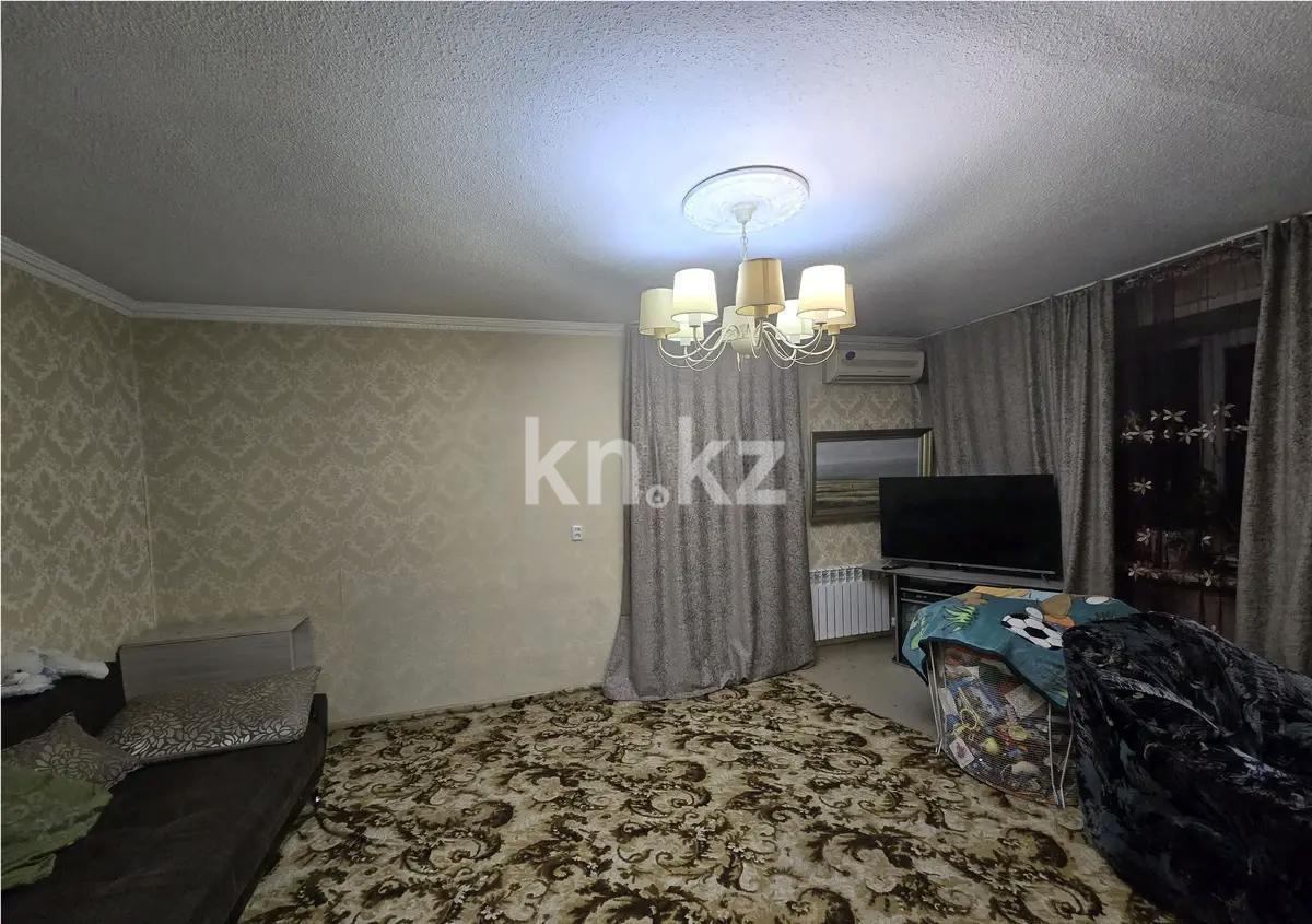Продажа 3-комнатной квартиры, 62 м², ул. Ержанова, дом  17 - Продажа  трехкомнатных квартир в Караганде без посредников фото 1 из 8