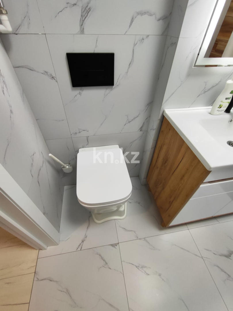 Продажа 3-комнатной квартиры, 70 м², ул. Ашимова - Продажа  трехкомнатных квартир в Караганде фото 8 из 34