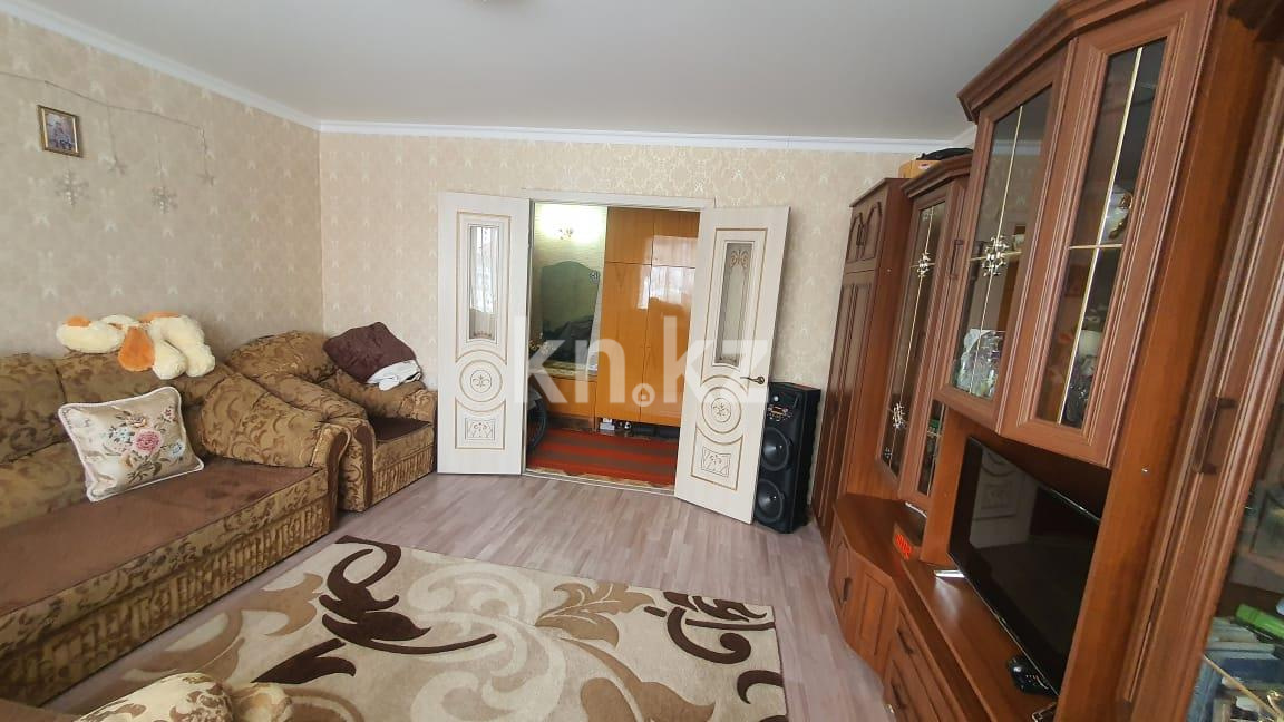 Продажа 4-комнатной квартиры, 74 м², ул. Карла Маркса - Продажа квартир в Караганде фото 2 из 16