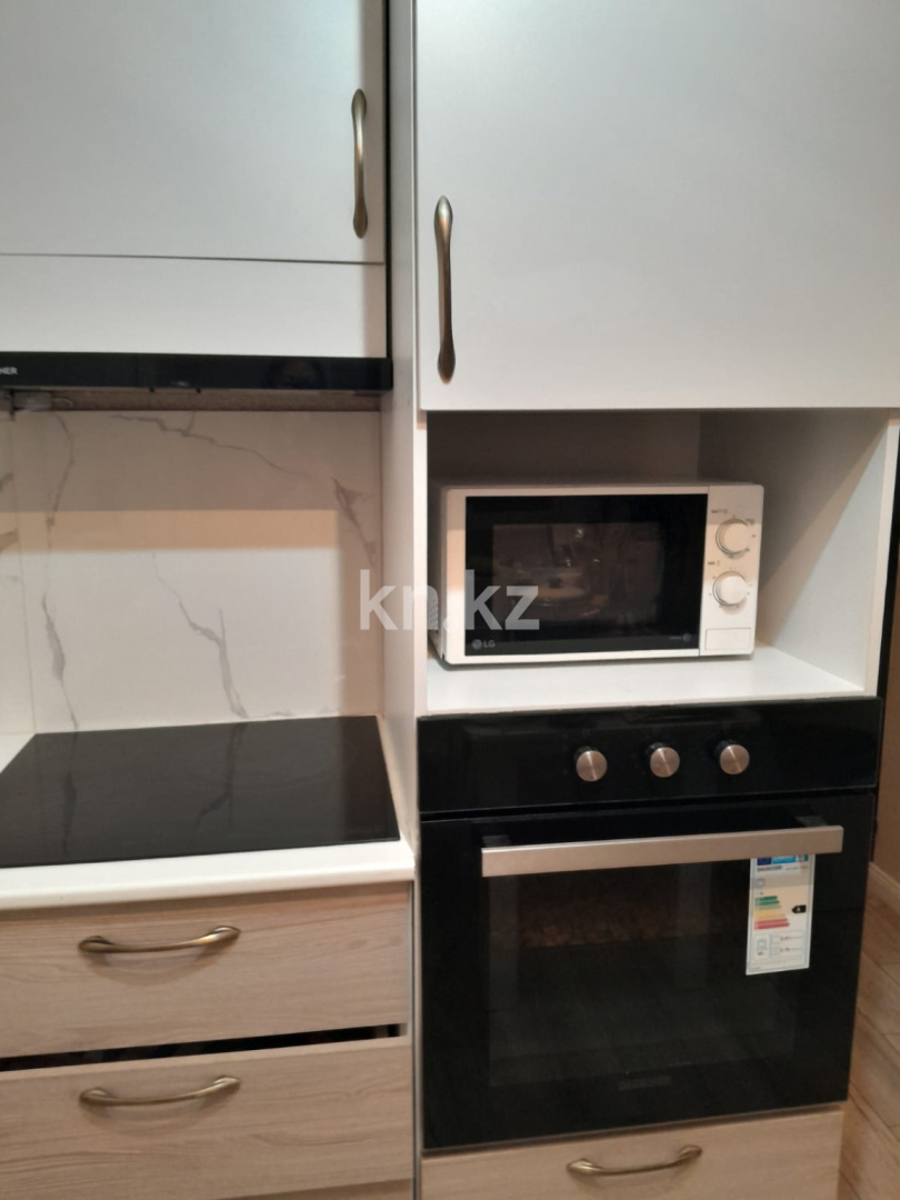 Аренда 1-комнатной квартиры, 40 м² в Астане