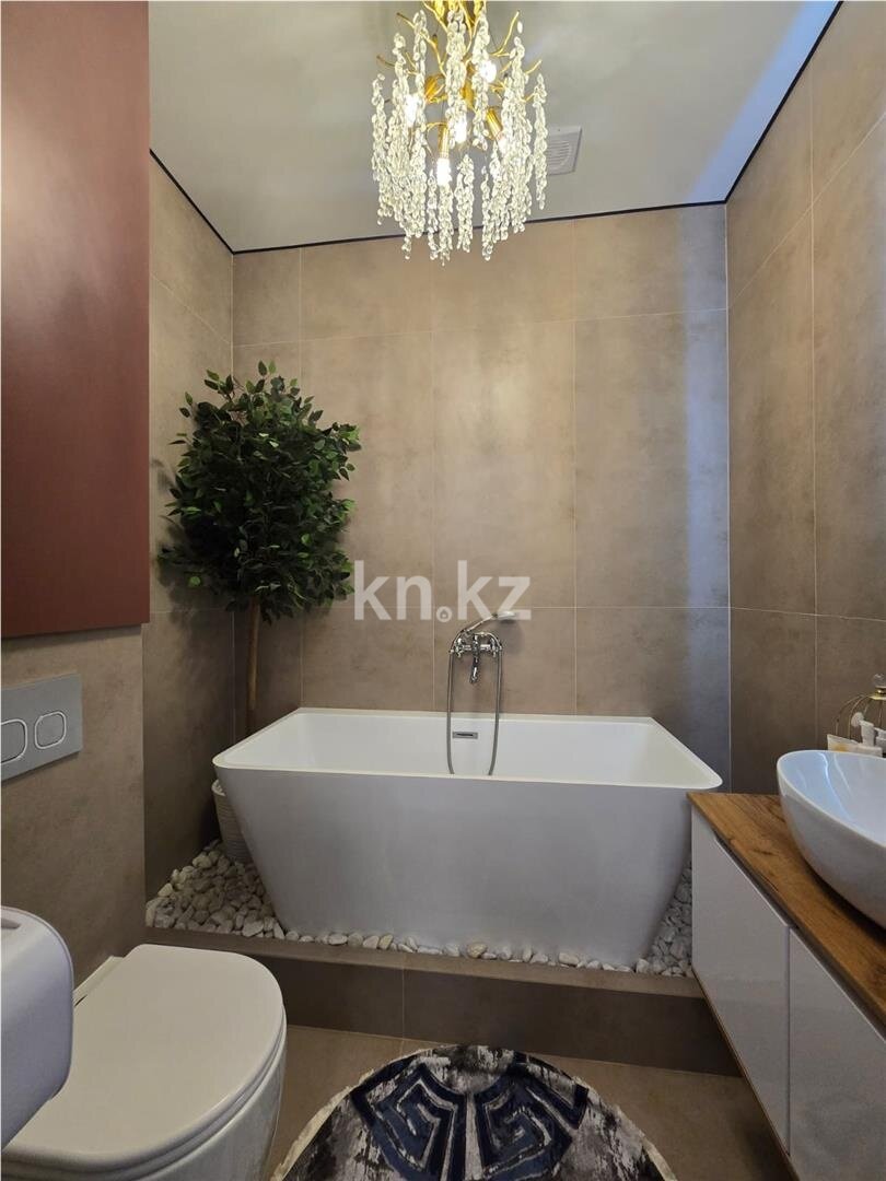 Продажа 4-комнатной квартиры, 100 м² в Караганде - фото 8