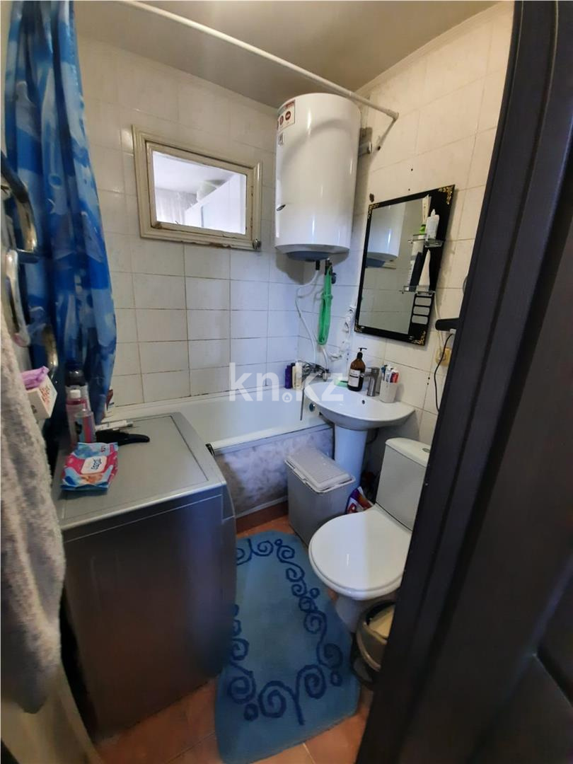 Продажа 3-комнатной квартиры, 42 м², мкр-н 21 - Продажа  трехкомнатных квартир в Караганде фото 9 из 11