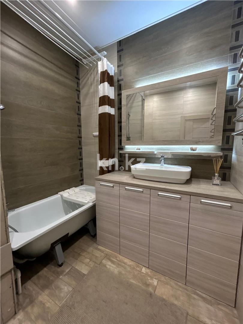 Продажа 2-комнатной квартиры, 65 м², ул. Алиханова, дом  37/4 - Продажа квартир в Караганде фото 8 из 32