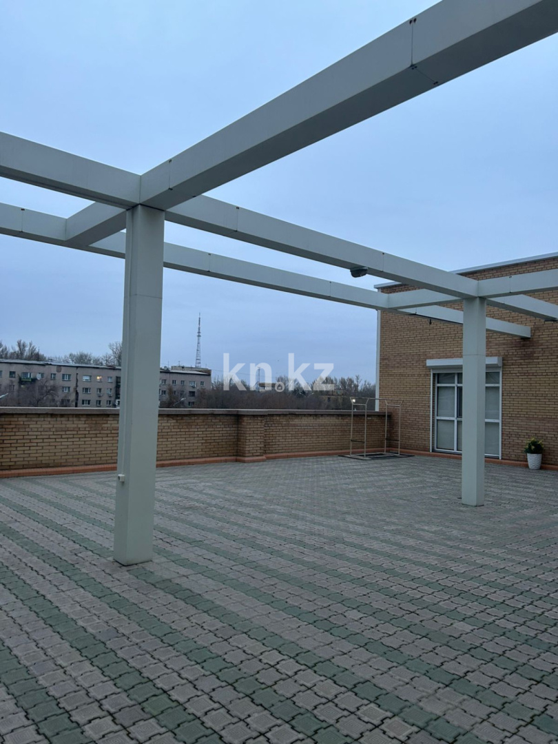 Продажа 3-комнатной квартиры, 135.4 м², ул. Аманжолова в Караганде - фото 18
