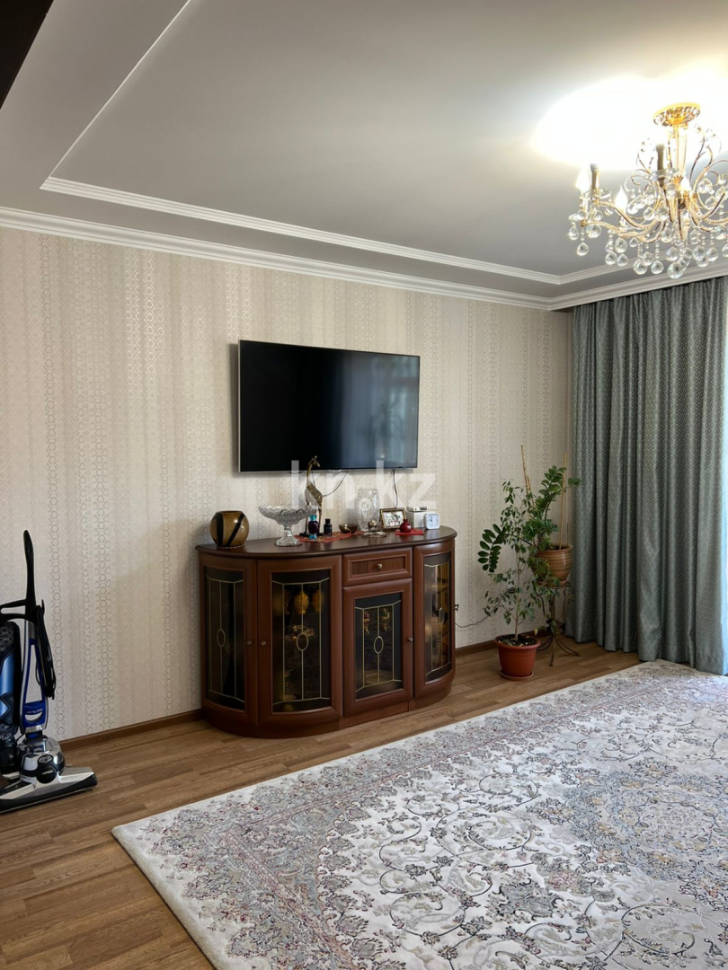 Продажа 4-комнатной квартиры, 81 м², мкр-н Орбита-1, дом  3а - Продажа  четырехкомнатных квартир в Караганде фото 1 из 11