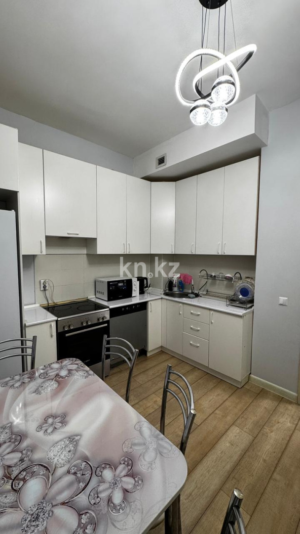 Продажа 3-комнатной квартиры, 75 м², пр. Шахтеров в Караганде - фото 8