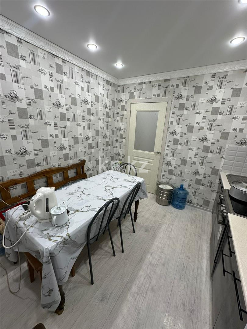 Продажа 3-комнатной квартиры, 65 м², ул. Муканова в Караганде - фото 9