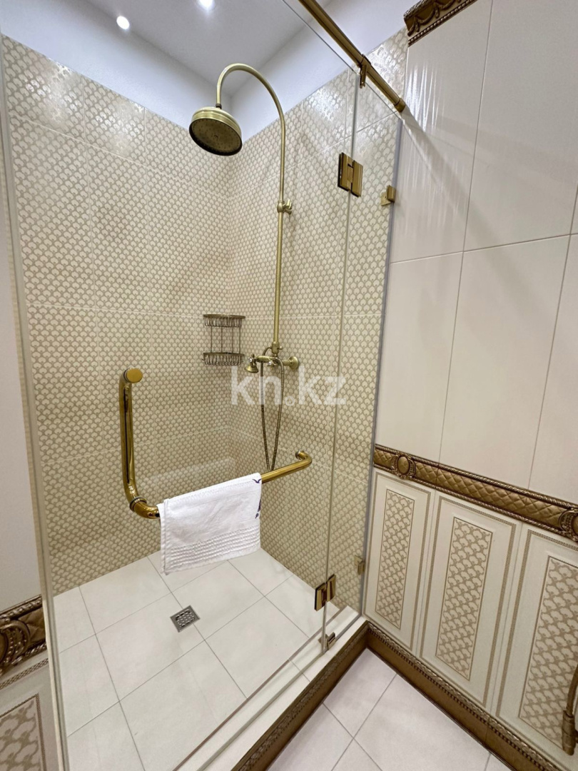 Продажа 4-комнатной квартиры, 300 м², Рахимжана Кошкарбаева в Астане - фото 8