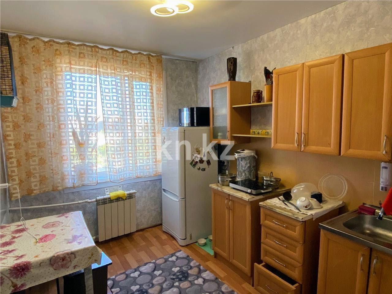 Продажа 3-комнатной квартиры, 65 м², мкр-н 15 в Караганде - фото 8