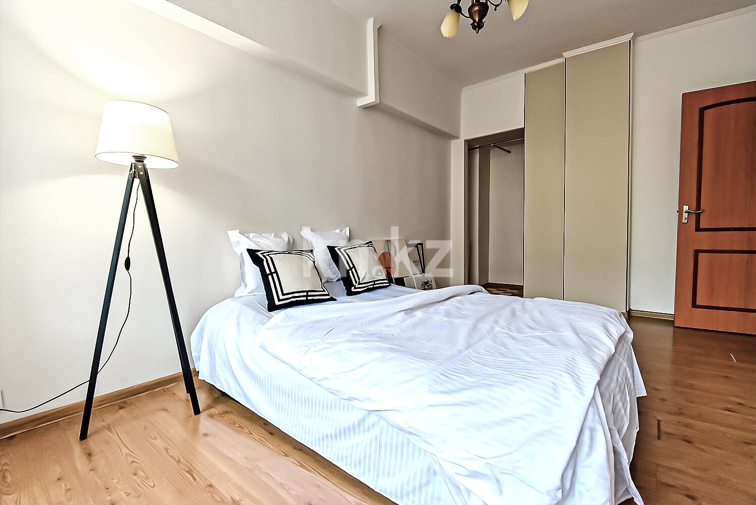 Продажа 3-комнатной квартиры, 84.3 м² в Алматы - фото 2