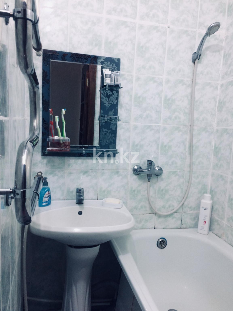 Продажа 3-комнатной квартиры, 45 м², ул. Короленко, дом  32 - Продажа квартир в Уральске фото 7 из 17