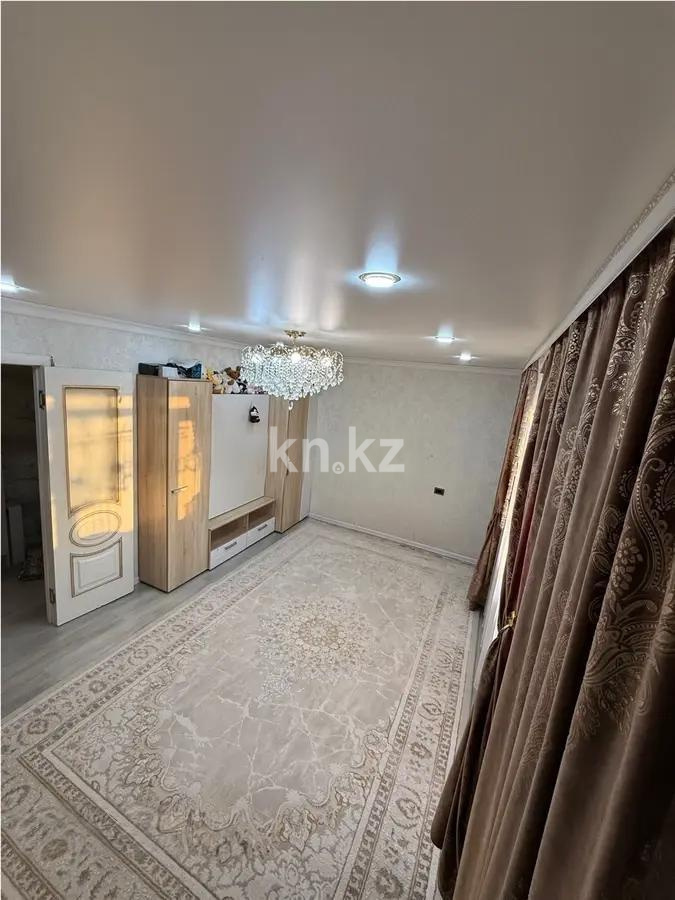 Продажа 3-комнатной квартиры, 64 м², пр. Абая, дом  80 - Продажа и аренда недвижимости в Шахтинске фото 1 из 5
