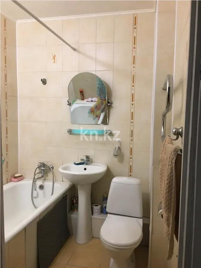 Продажа 2-комнатной квартиры, 48 м², мкр-н Аксай-4, дом  38 в Алматы - фото 4 Продажа 2-комнатной квартиры, 48 м², мкр-н Аксай-4, дом  38 в Алматы - фото 4